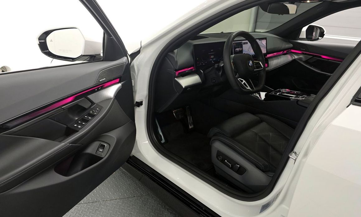 BMW 5-Series 2024