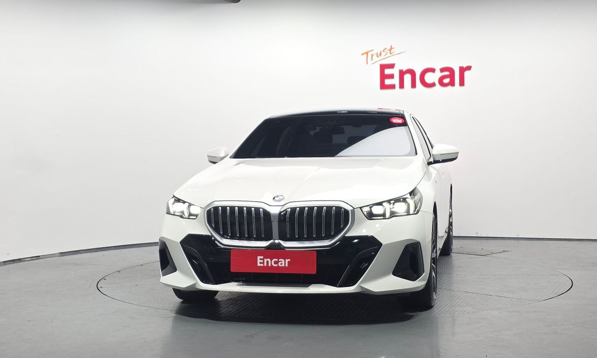 BMW 5-Series 2024