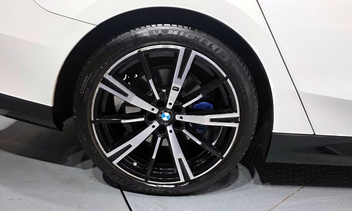BMW 5-Series 2024