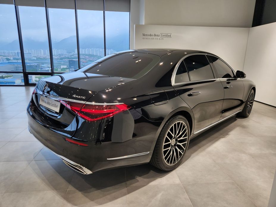 Mercedes-Benz S-Class 2025