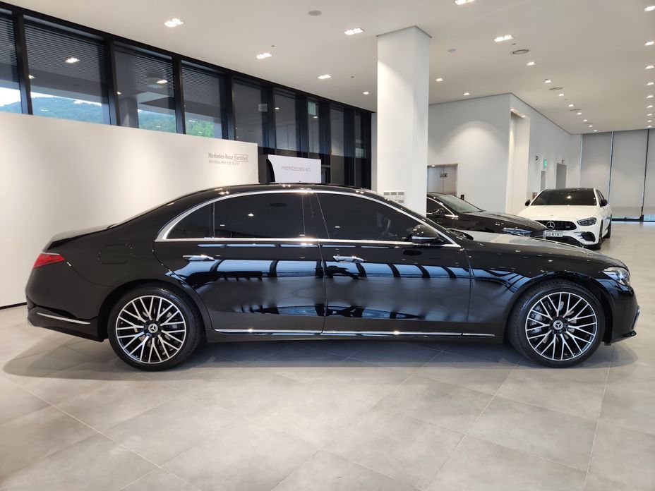 Mercedes-Benz S-Class 2025