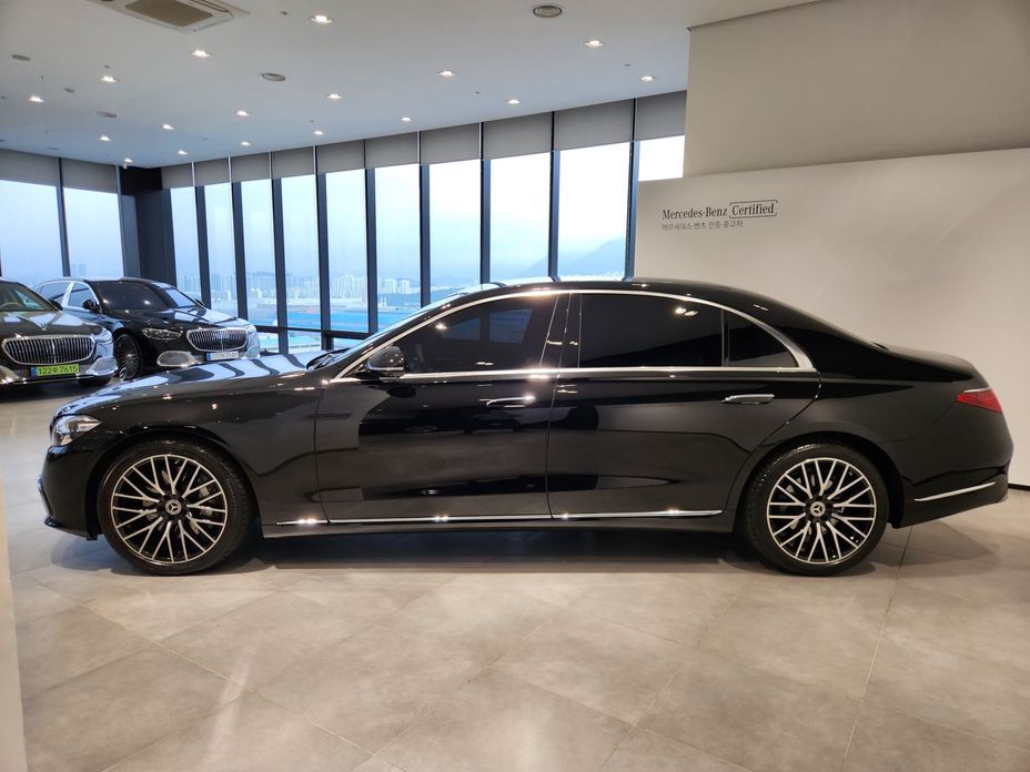 Mercedes-Benz S-Class 2025