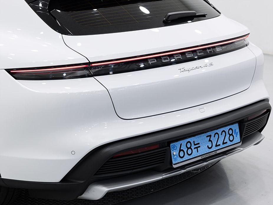 Porsche Taycan 2024