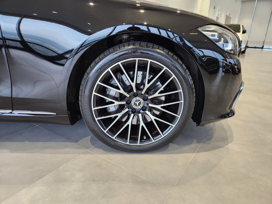Mercedes-Benz S-Class 2025