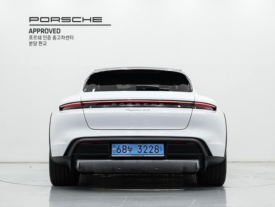 Porsche Taycan 2024
