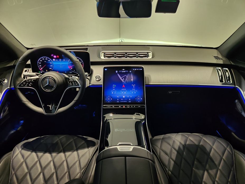 Mercedes-Benz S-Class 2025