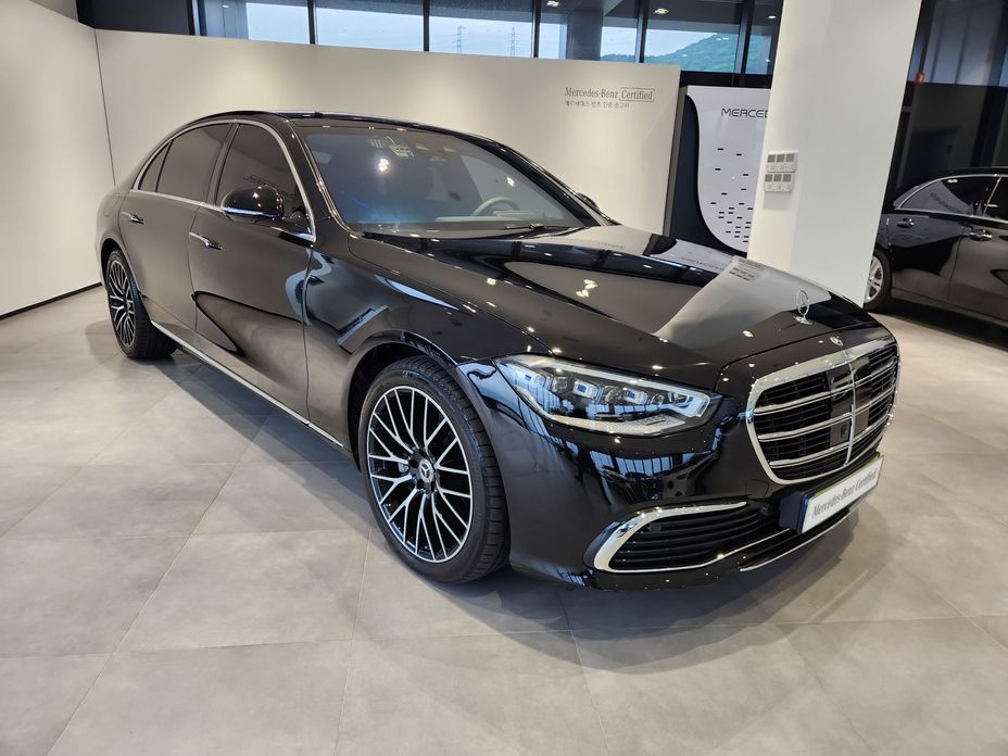 Mercedes-Benz S-Class 2025