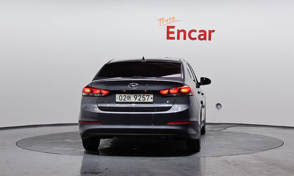 Hyundai AVANTE 2017