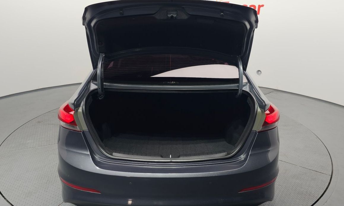 Hyundai AVANTE 2017