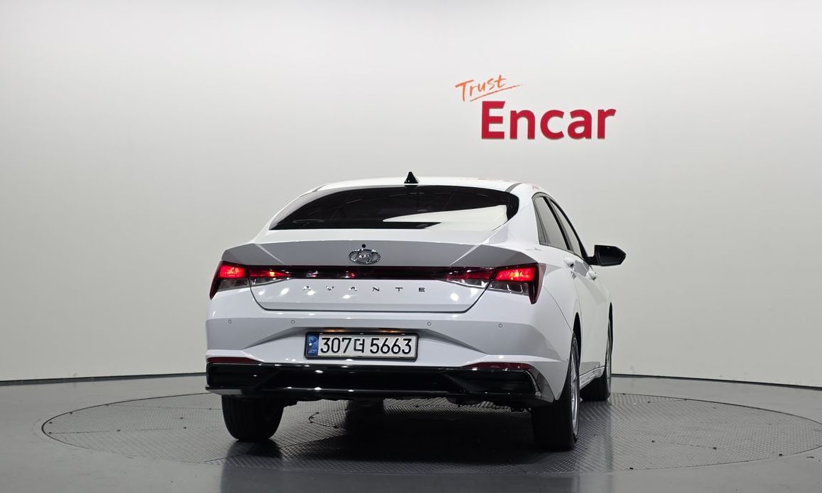 Hyundai AVANTE 2021