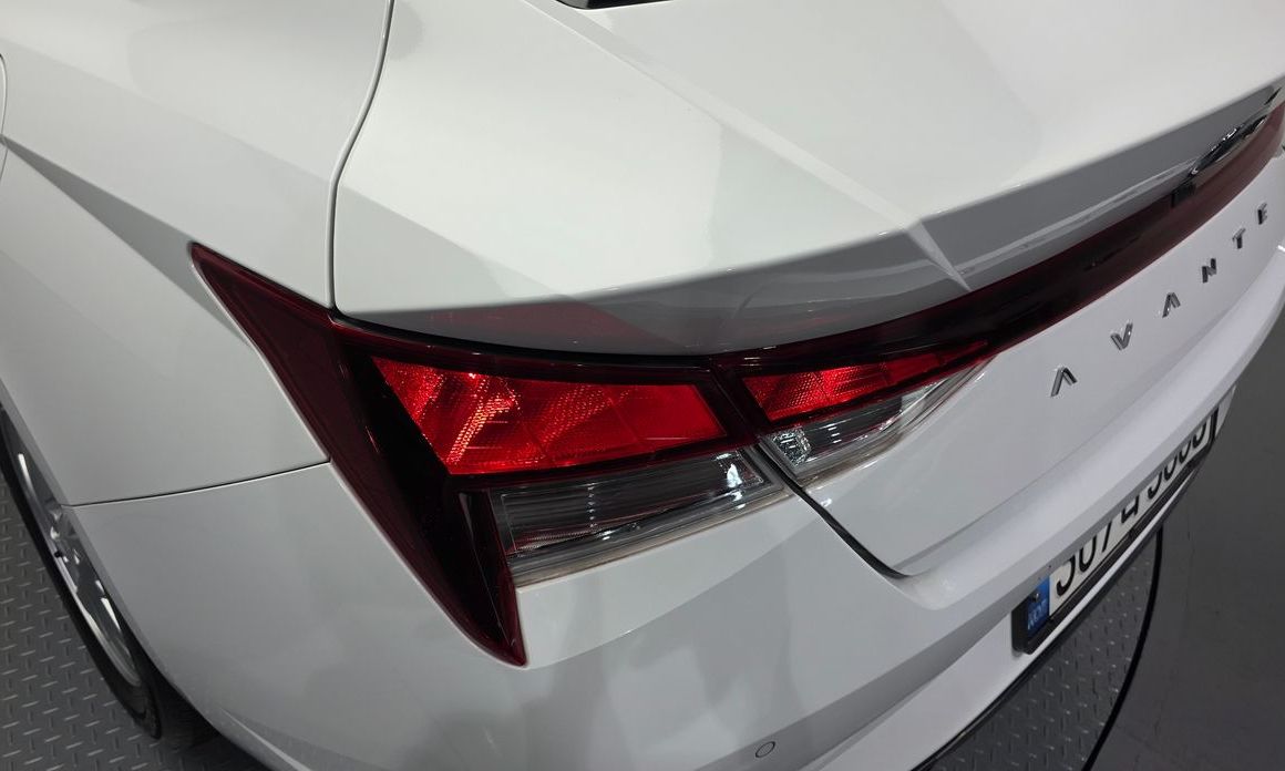 Hyundai AVANTE 2021