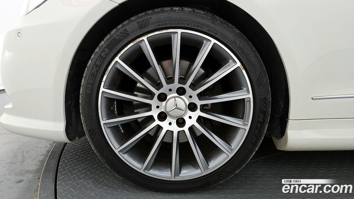 Mercedes-Benz E-Class 2011