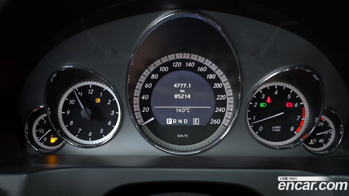 Mercedes-Benz E-Class 2011