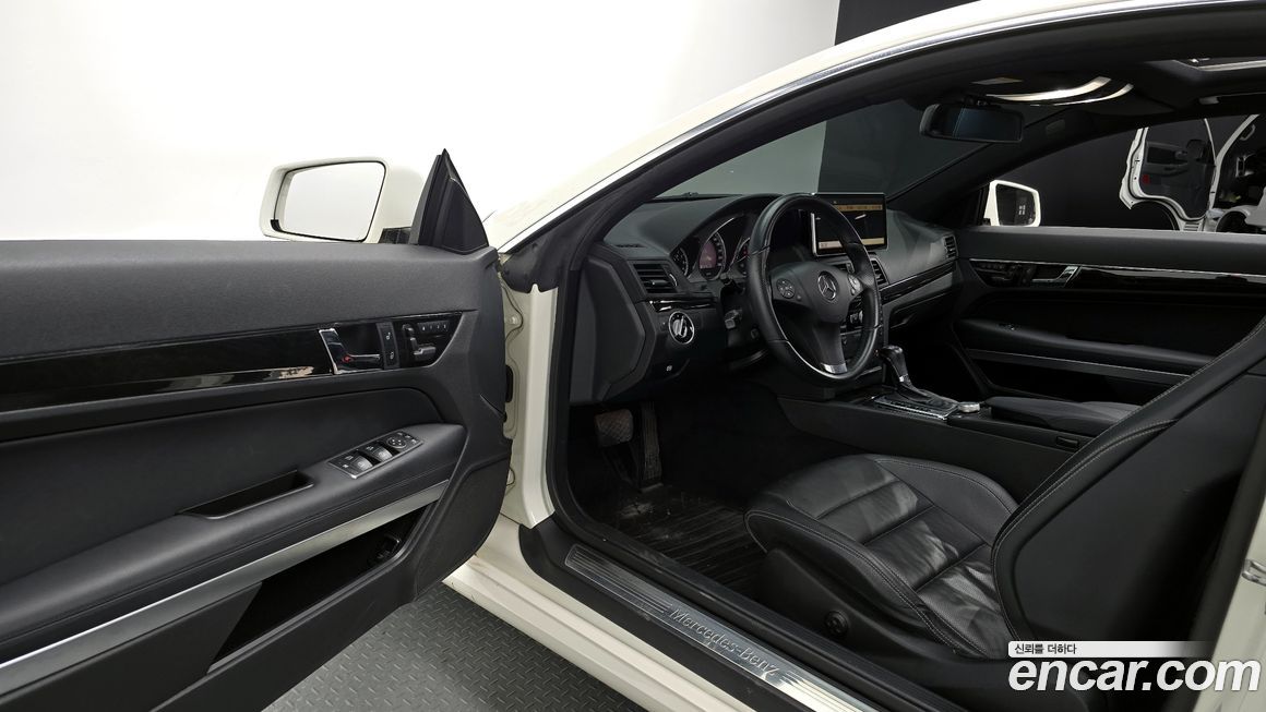 Mercedes-Benz E-Class 2011