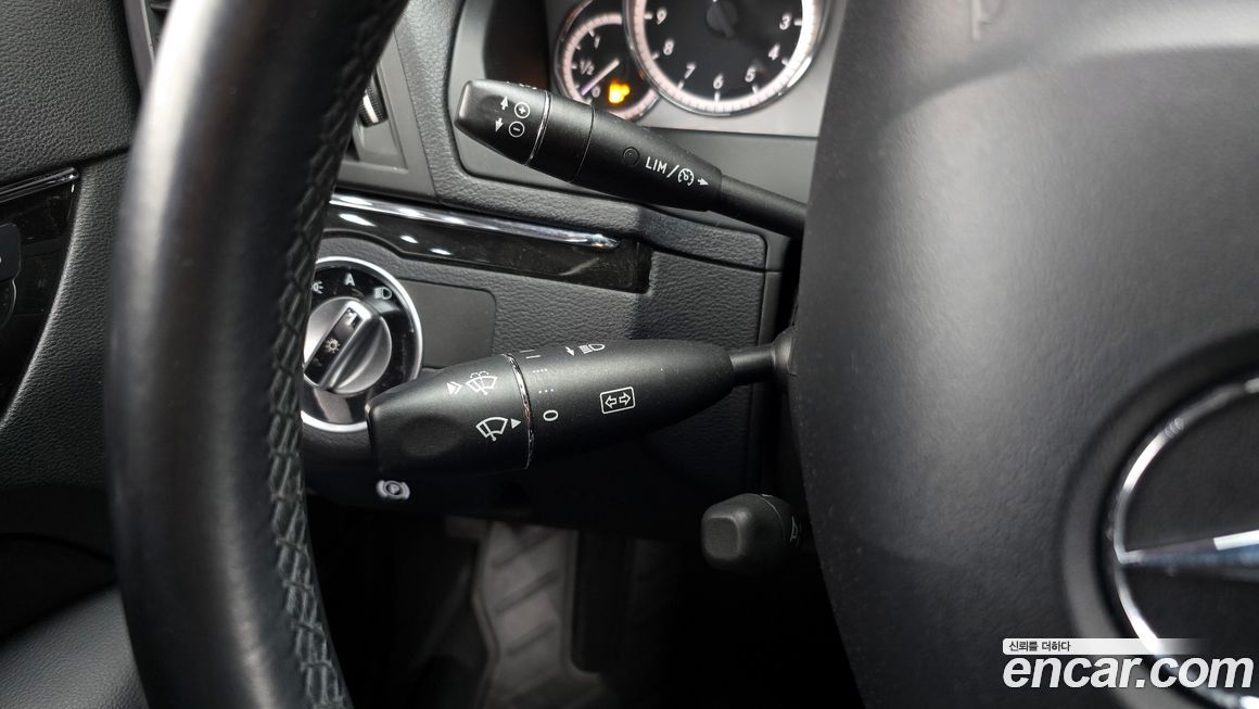 Mercedes-Benz E-Class 2011