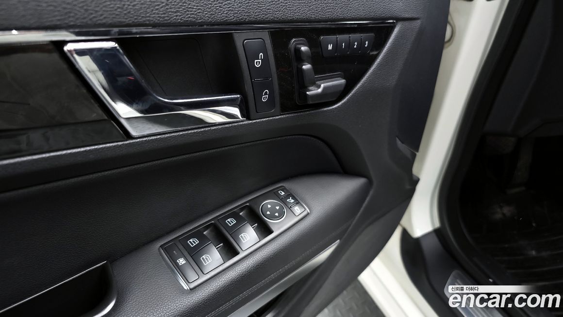 Mercedes-Benz E-Class 2011