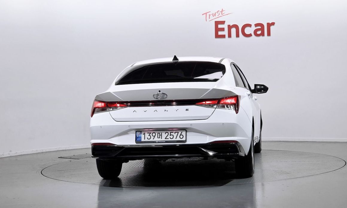 Hyundai AVANTE 2022