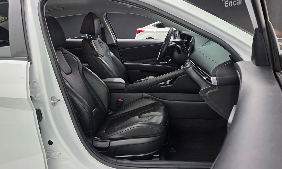 Hyundai AVANTE 2022