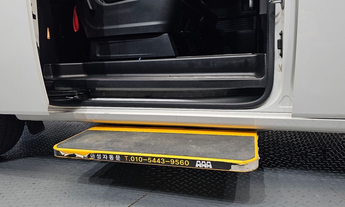 Hyundai Staria 2025