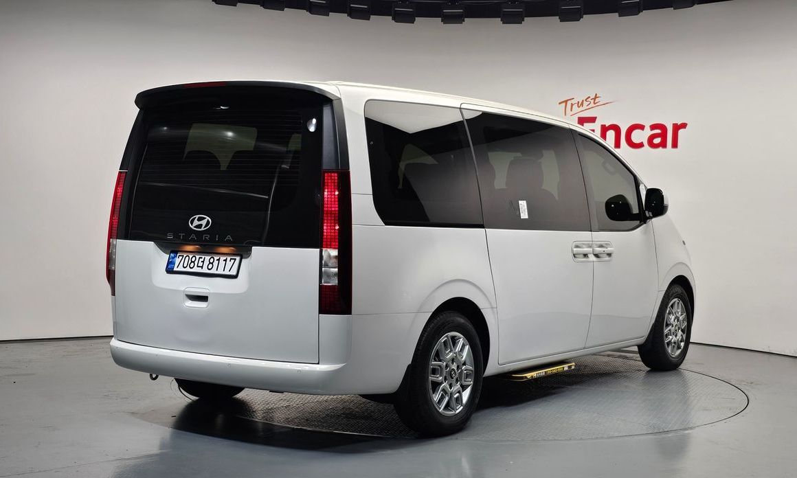 Hyundai Staria 2025