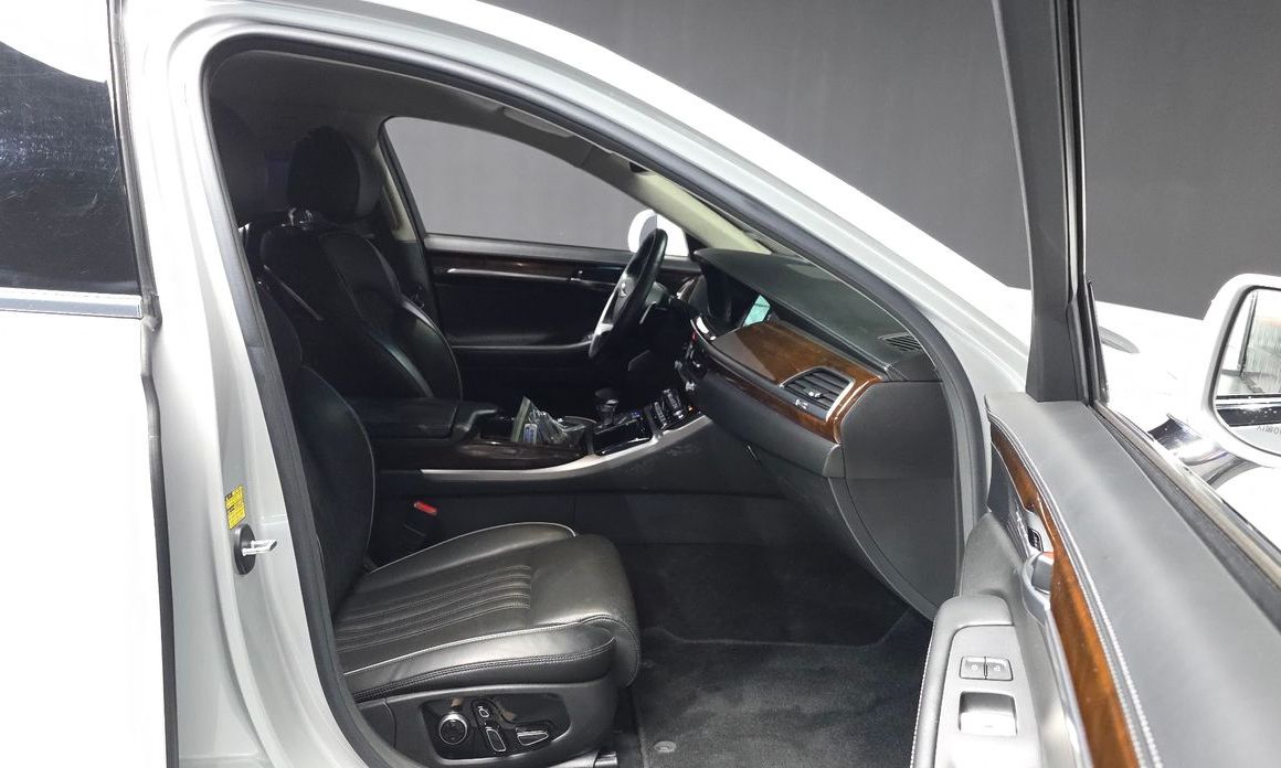 Genesis EQ900 2018
