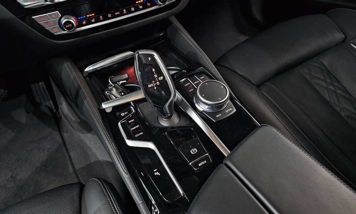 BMW 5-Series 2021