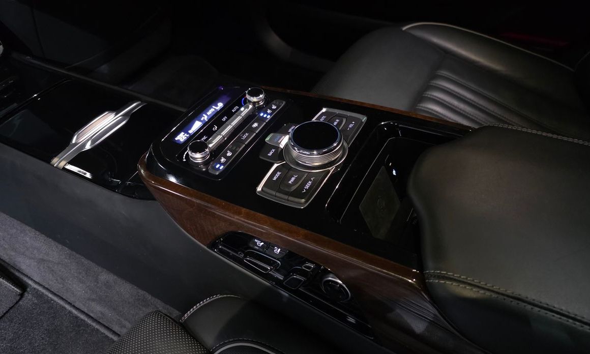 Genesis EQ900 2018