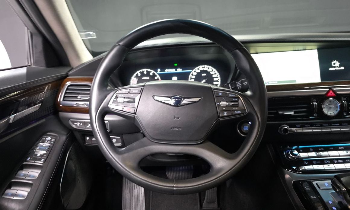 Genesis EQ900 2018