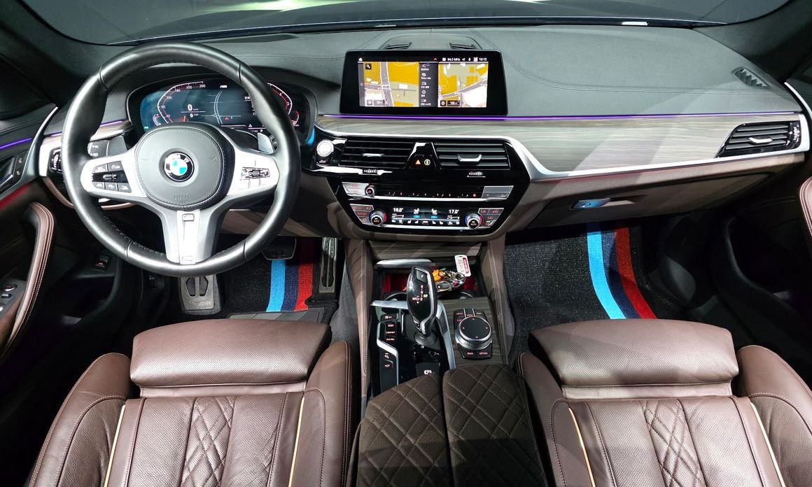 BMW 5-Series 2020