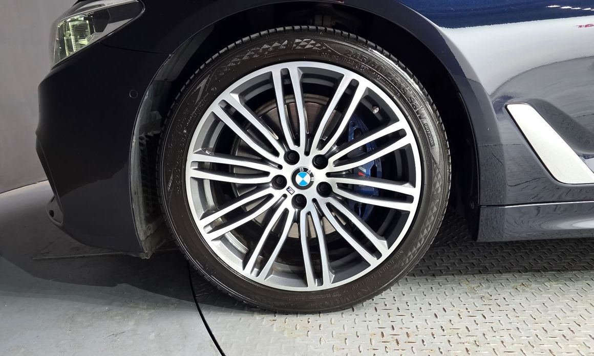 BMW 5-Series 2020