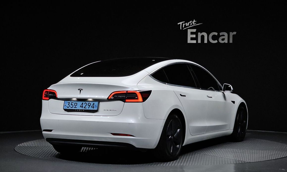 Tesla Model 3 2020