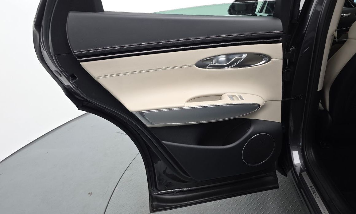 Genesis GV70 2023