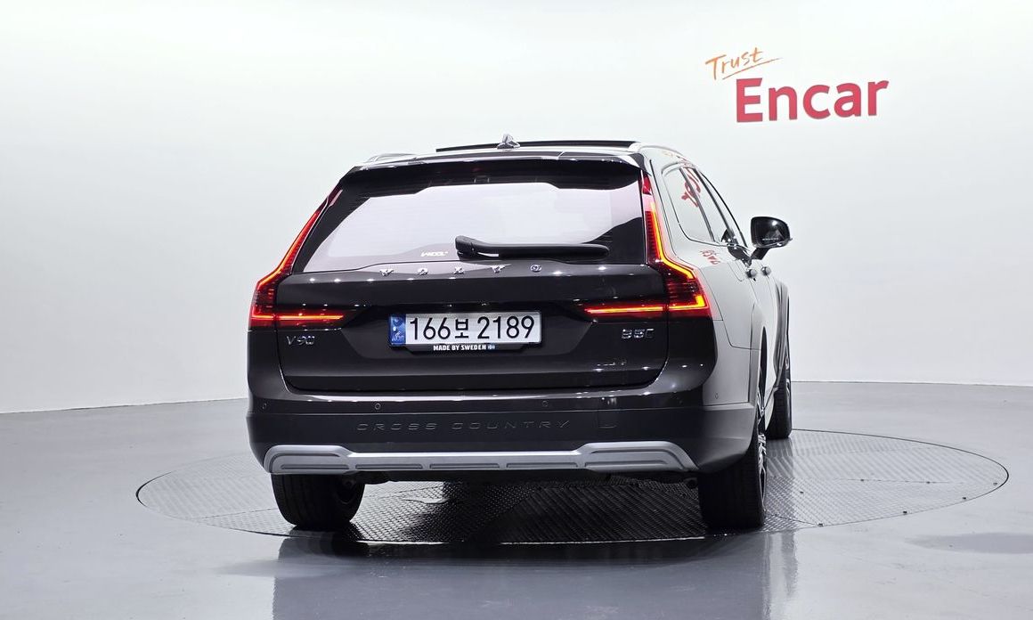 Volvo V90 2021
