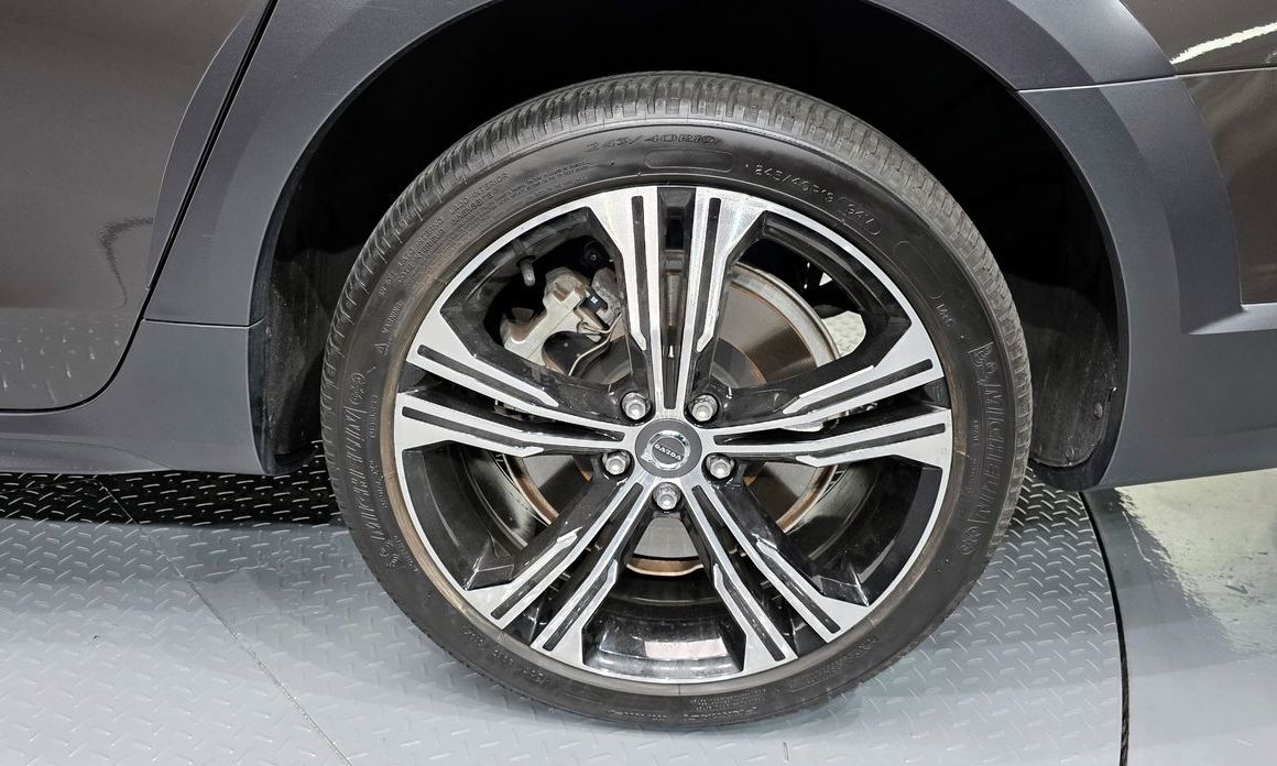 Volvo V90 2021
