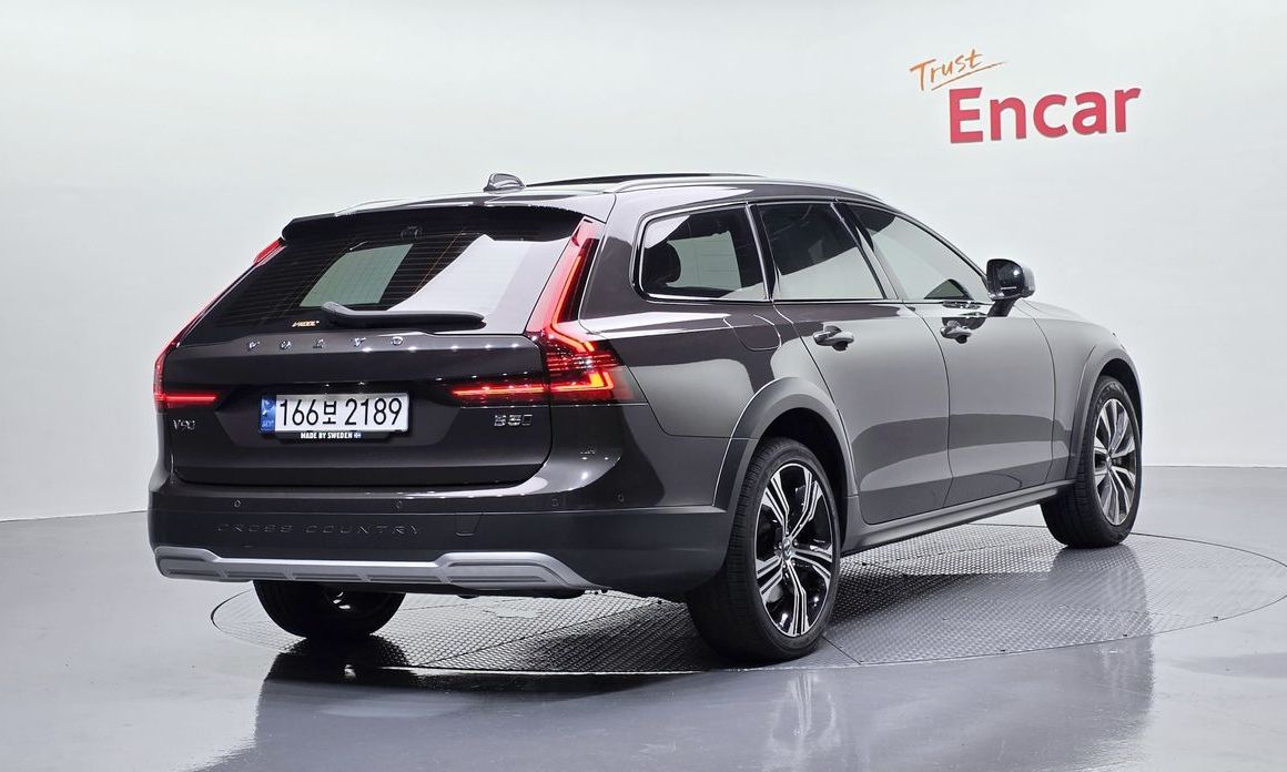 Volvo V90 2021