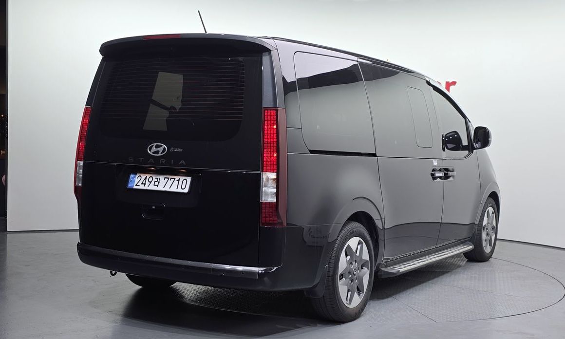 Hyundai Staria 2025