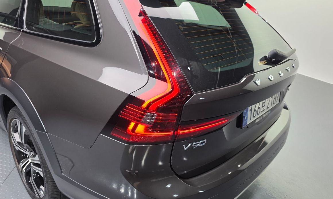 Volvo V90 2021