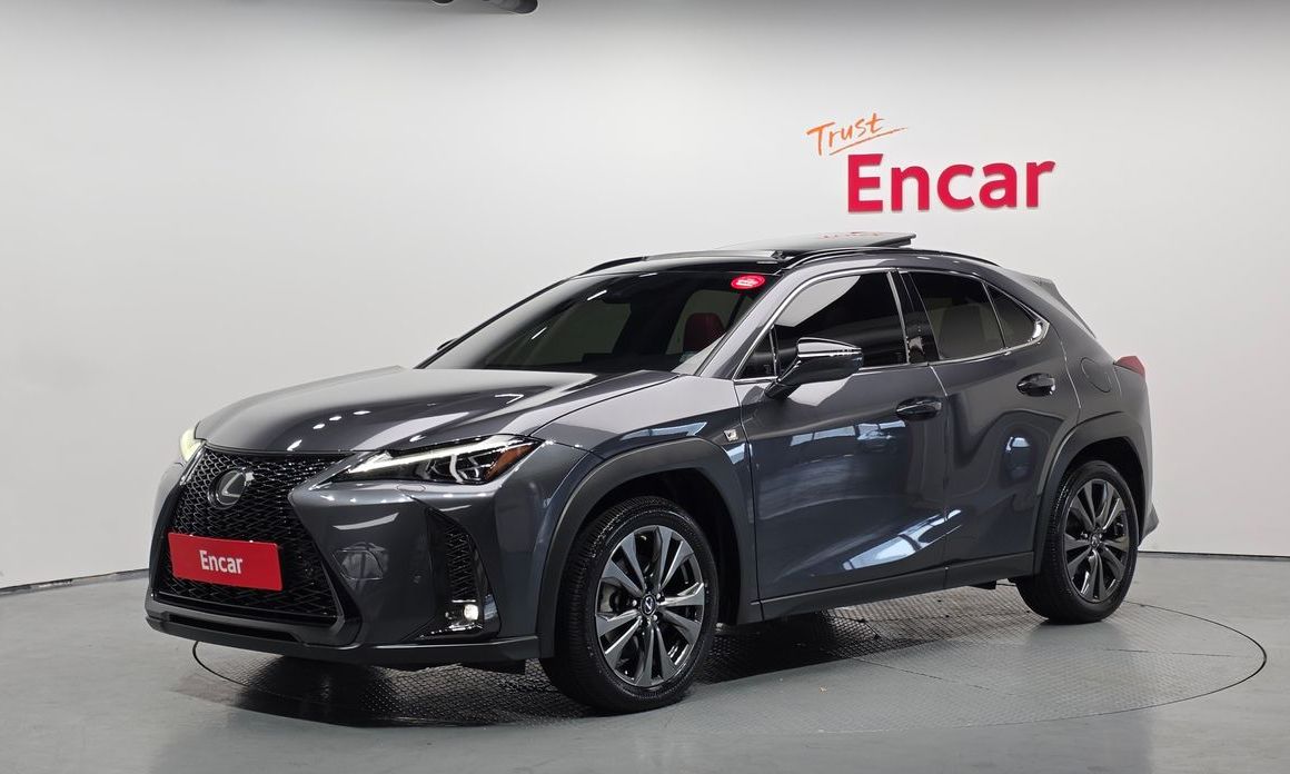 Lexus UX 2024
