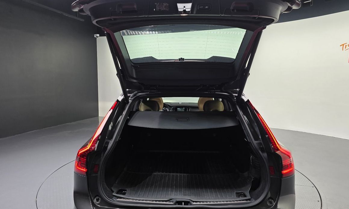 Volvo V90 2021