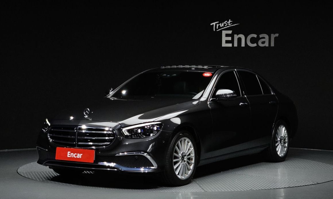 Mercedes-Benz E-Class 2022