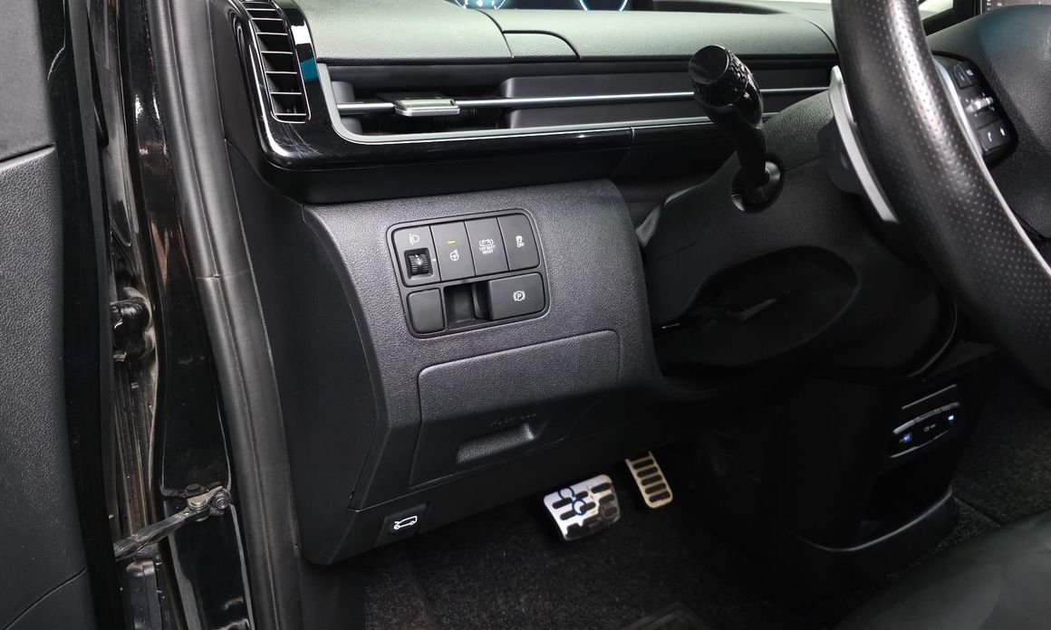 Hyundai Staria 2025
