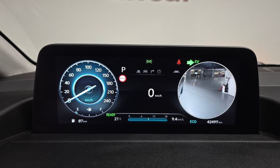 Hyundai Staria 2025