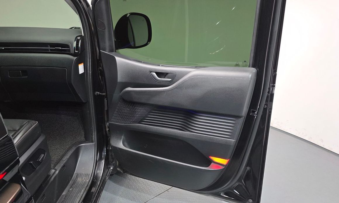 Hyundai Staria 2025