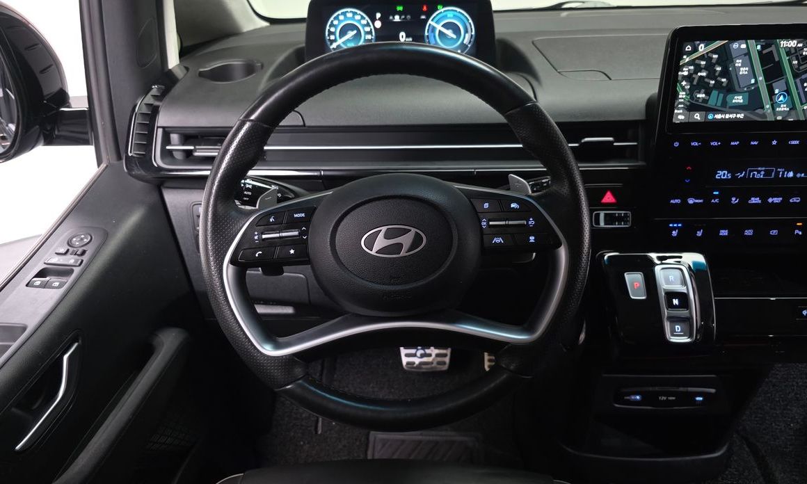 Hyundai Staria 2025