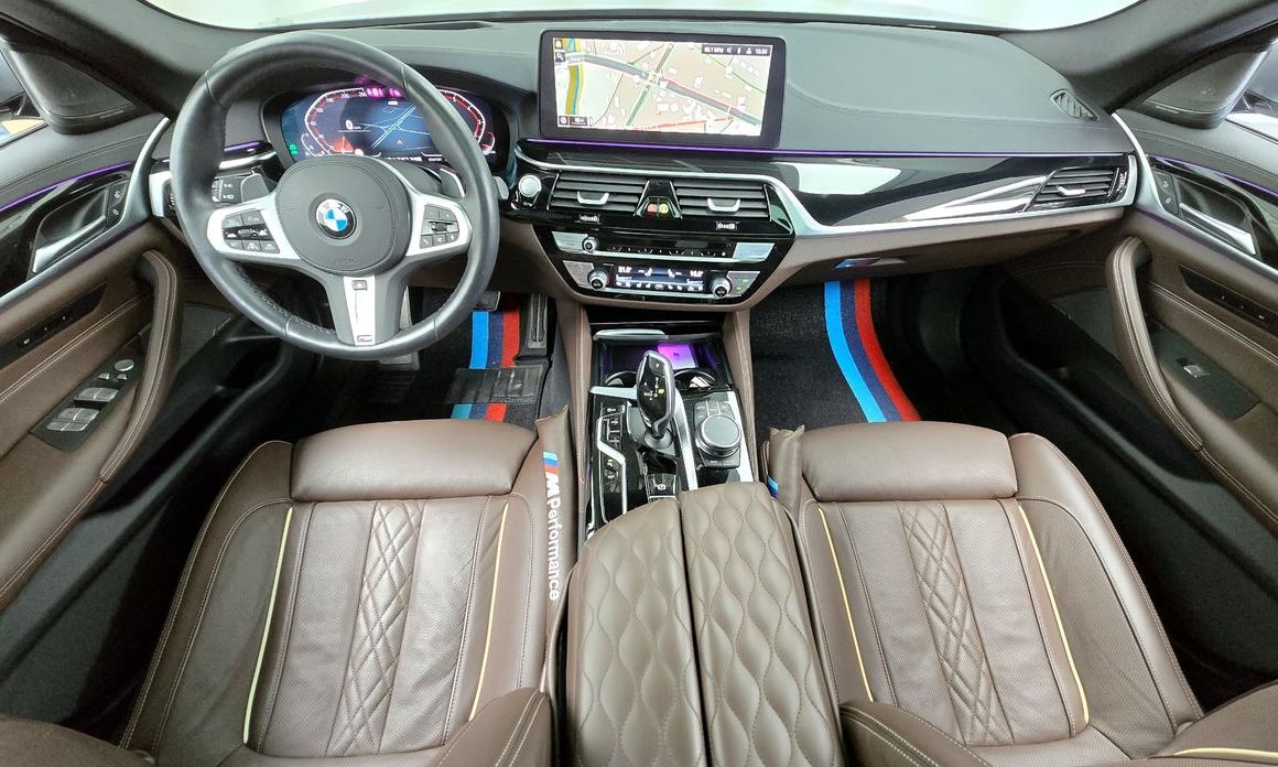 BMW 5-Series 2023