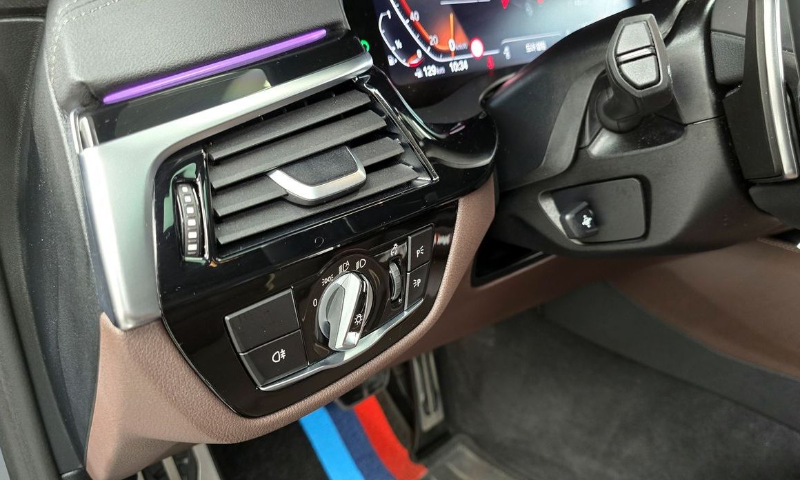 BMW 5-Series 2023