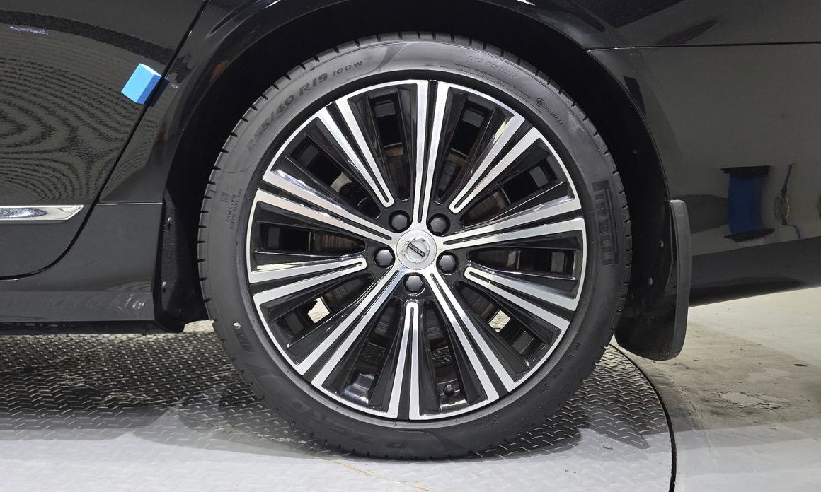 Volvo S90 2023