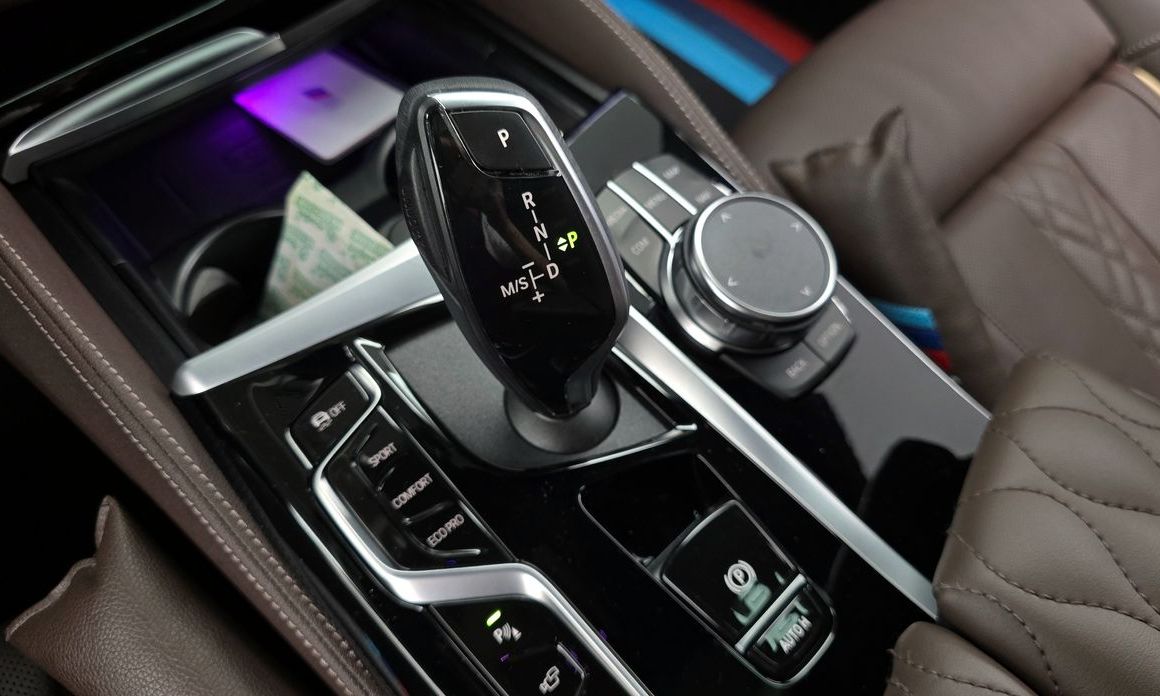 BMW 5-Series 2023
