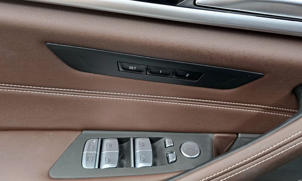 BMW 5-Series 2023