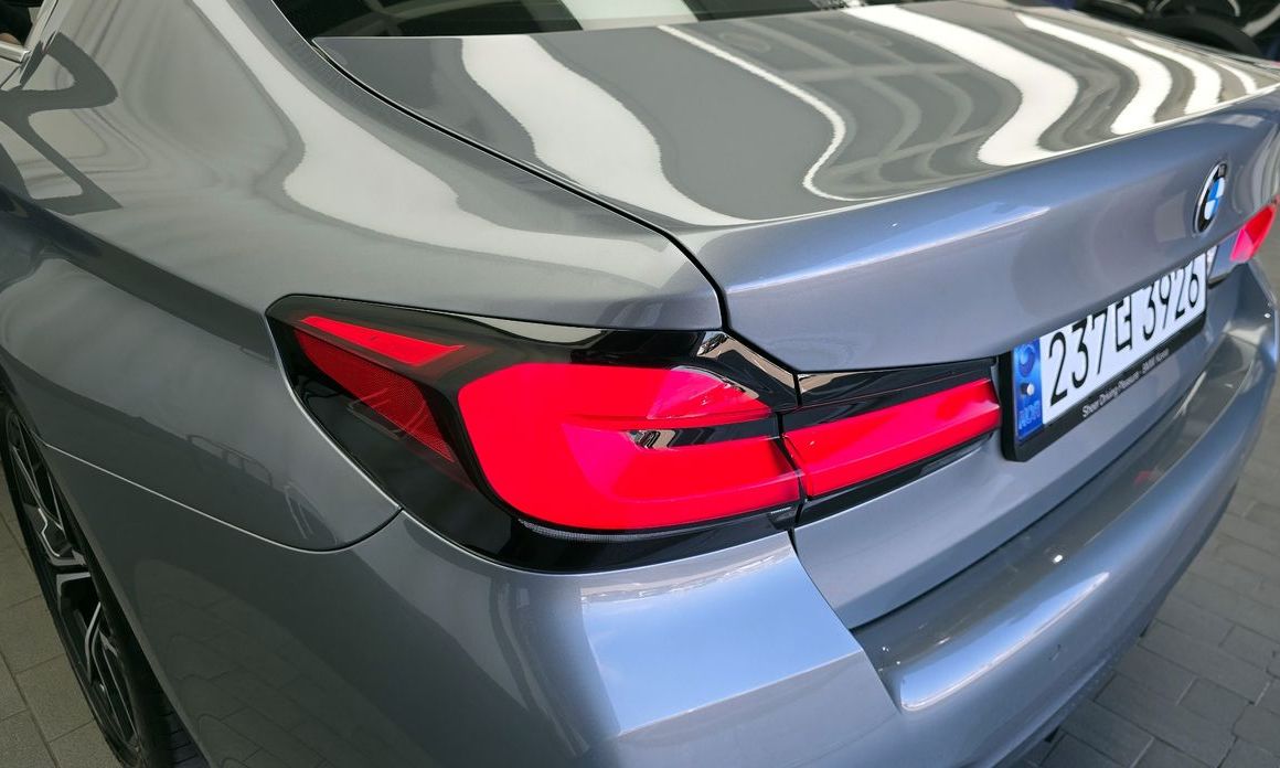 BMW 5-Series 2023